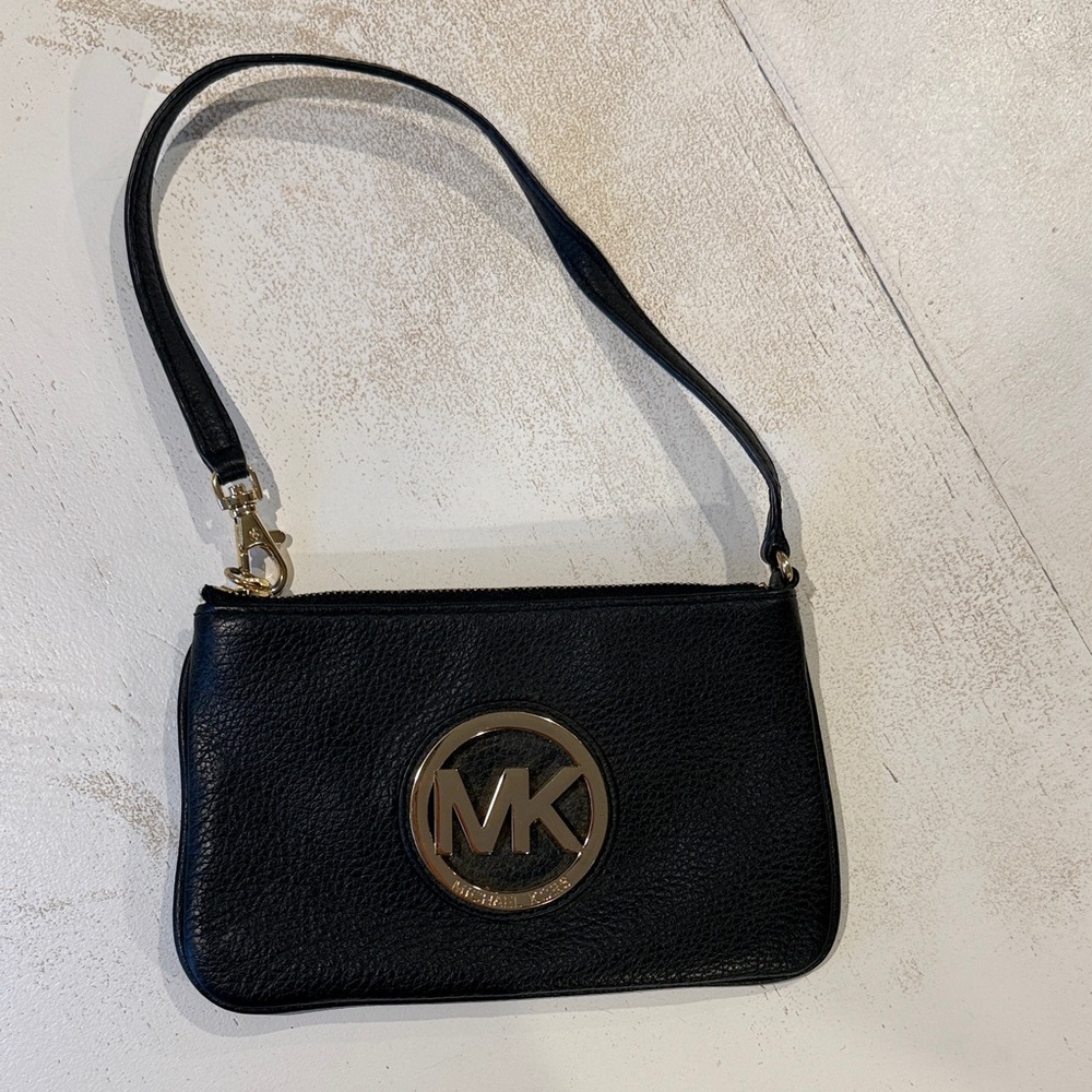 Michael Kors black pebbled wristlet